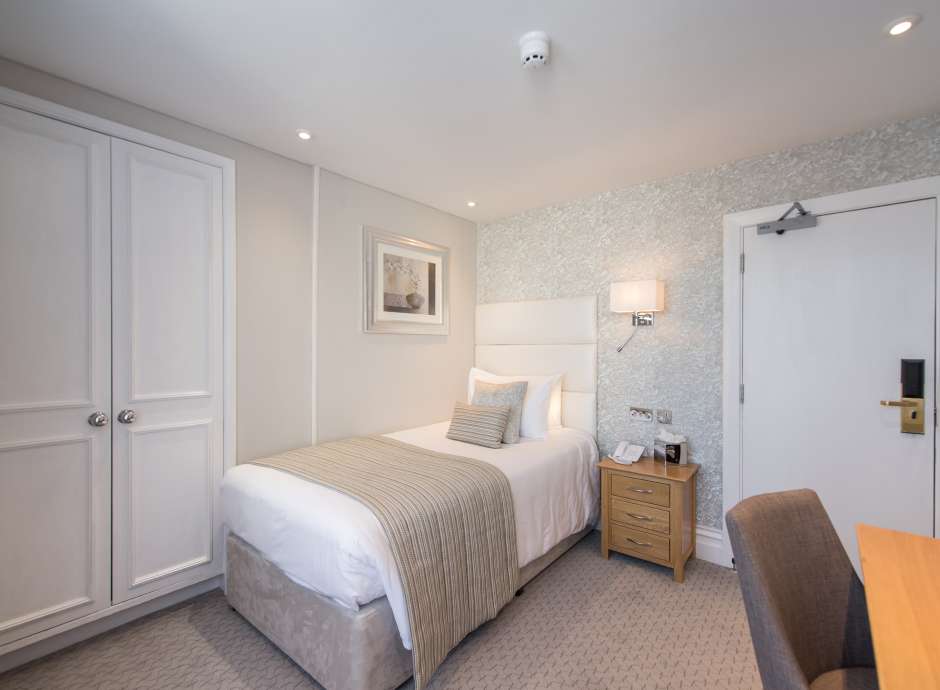 Room 111 - amenity view